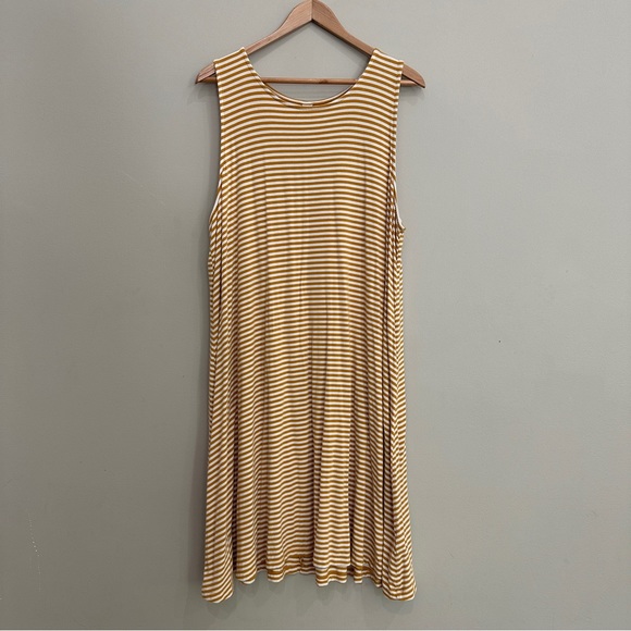 Old Navy XXL striped sundress - Picture 5 of 7